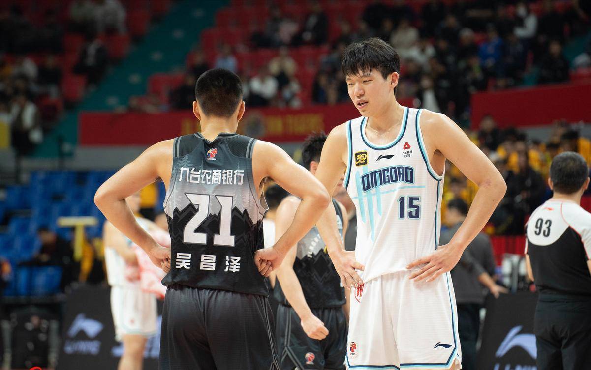 CBA球员合练备战新赛季，誓取辉煌成就的简单介绍