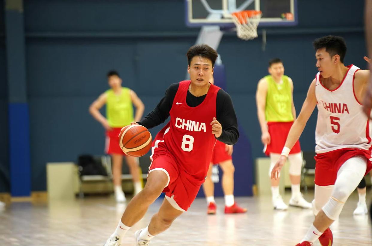 CBA球员合练备战新赛季，誓取辉煌成就的简单介绍