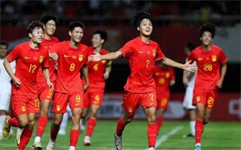 国家队战胜强敌，成功晋级下一轮比赛
